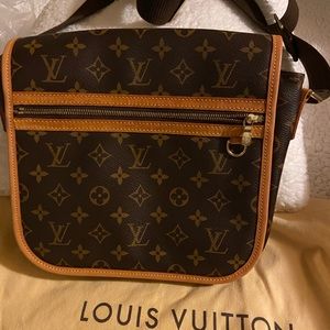 Authentic Louis Vuitton crossbody  bag.